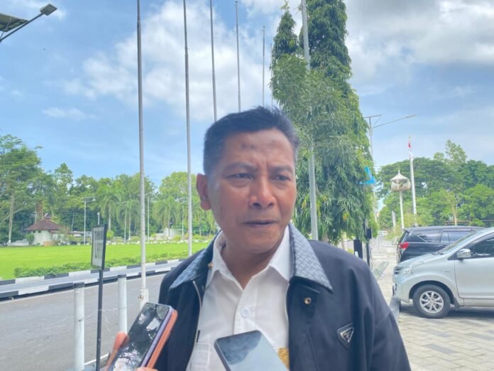 Dapat Tali Asih Rp1,7 Miliar