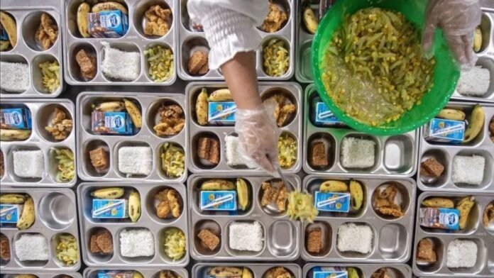 Pemerintah Targetkan 82 Juta Penerima MBG: Lansia Termasuk Prioritas Perlindungan Pangan Nasional