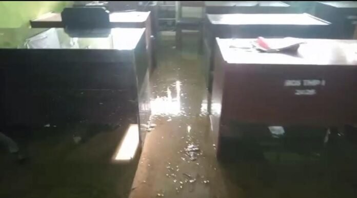 Dilanda Banjir, SDN 3 Buwun Mas Butuhkan Dukungan Alat Belajar