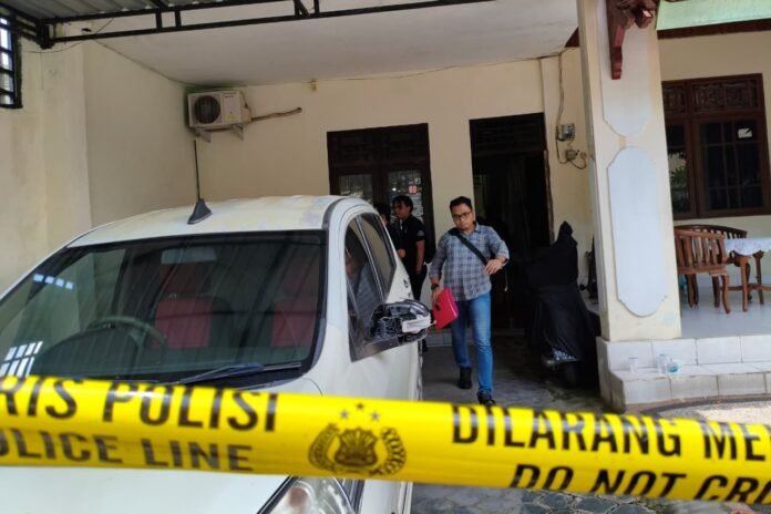 Polisi Lakukan Olah TKP di Rumah Tersangka Diduga Bakar Ibu Kandung