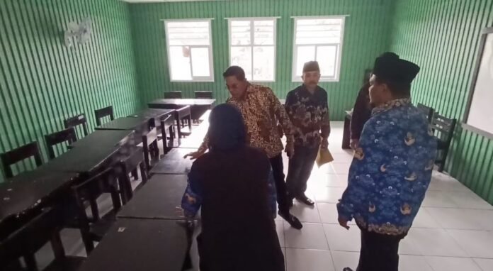 Banyak Sekolah Rusak, Bupati Lotim Minta Dikbud Genjot Proposal Pembangunan