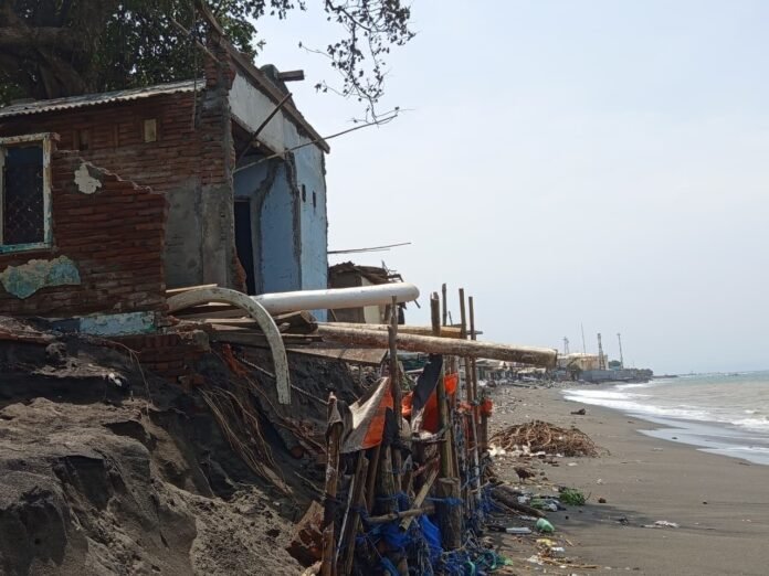 BPBD Perkirakan Potensi Banjir Rob di Pesisir Ampenan Masih Berlangsung