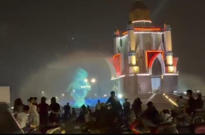 “Water Screen” Air Mancur Menari Bundaran GMS Jadi Ikon Baru Lobar