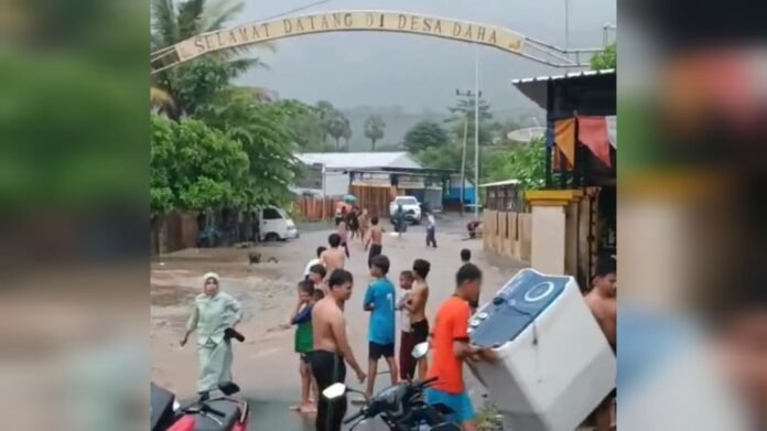 Banjir Bandang Merendam Tiga Kecamatan di Dompu