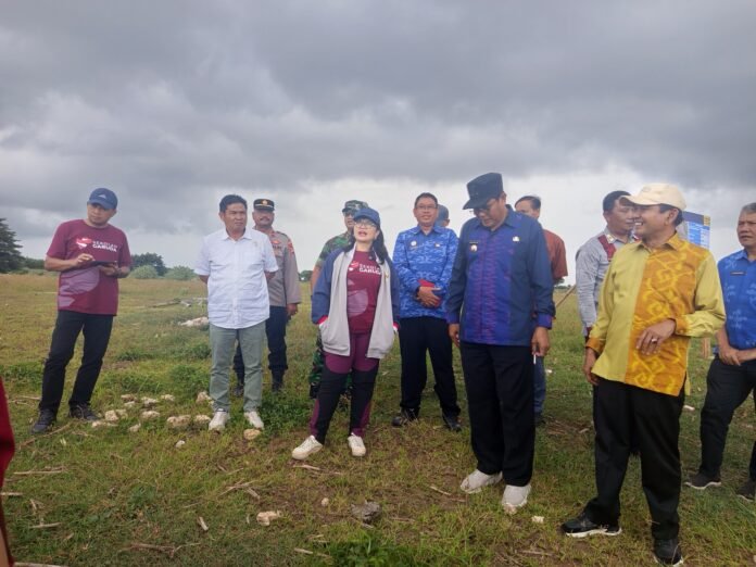 Wamendiktisaintek Tinjau Lokasi Pembangunan Sekolah Garuda di Sumbawa
