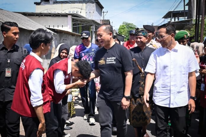 Perpustakaan Desa Danger Diresmikan, Gubernur NTB Salurkan Bantuan Buku dan Modal UMKM