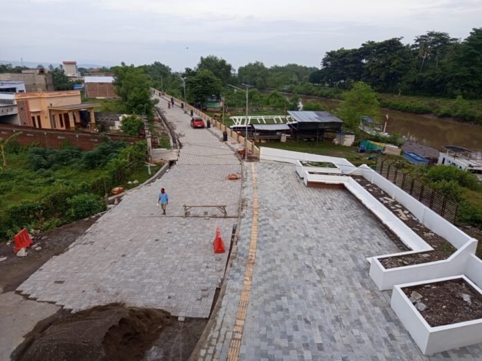Penataan Pantai Jempol Belum Tuntas, Rekanan Tetap Dikenakan Denda