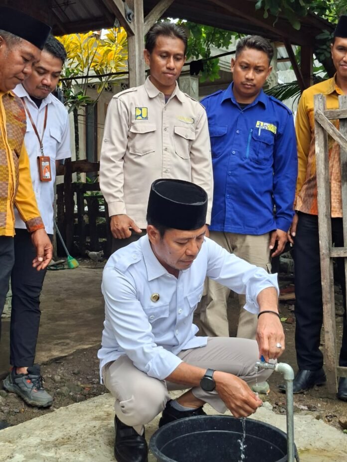Masyarakat Desa Adu Nikmati Air Bersih
