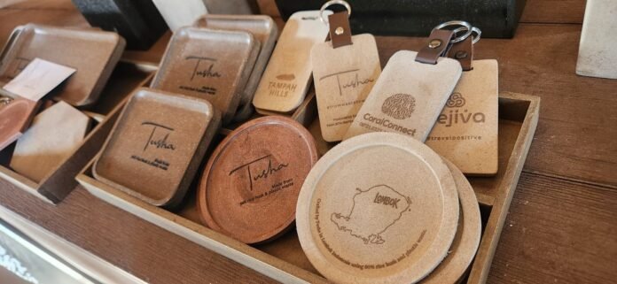 Tiga Konsorsium Gugah Kreativitas Warga Penyangga KEK Mandalika, Ubah Limbah Sekam Padi dan Plastik Jadi Handycraft Bernilai Ekspor