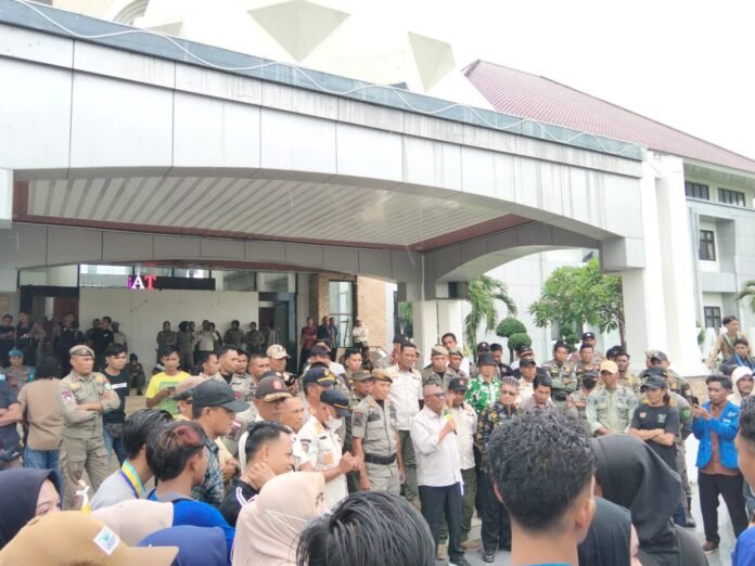 Mahasiswa Desak Transparansi Anggaran