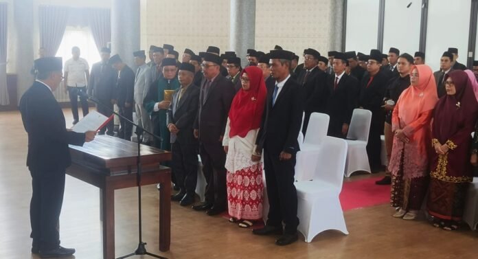 Bupati KSB Lantik Dua Pejabat Hasil Selter JPTP