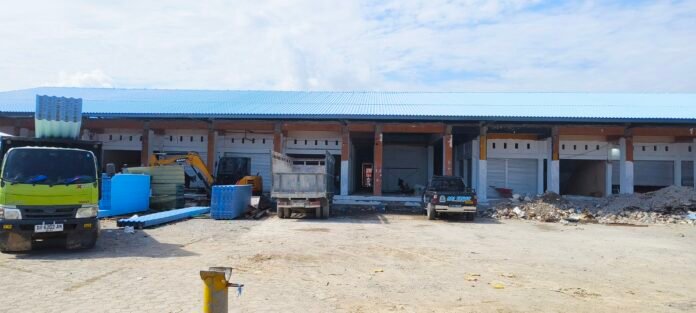Pengerjaan Pasar Tanah Mira Taliwang Diperpanjang