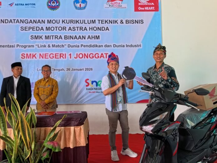 Sinergi Bersama SMK, Astra Honda Perkuat Kelas Industri SMK Melalui Donasi Sarana hingga Prioritas Kerja di AHASS