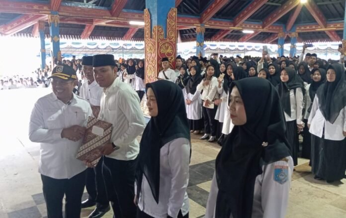 OPD Belum Selesaikan Perjanjian Kerja, Ribuan PPPK Paruh Waktu Lobar Belum Terima Gaji