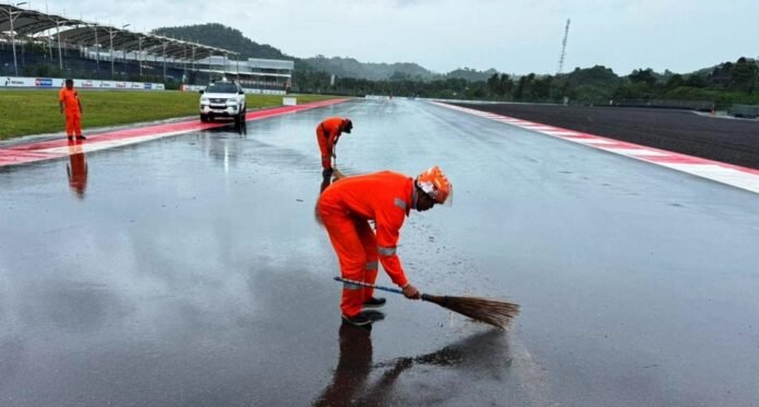 Di Tengah Cuaca Ekstrem, Sirkuit Mandalika Tetap Beroperasi