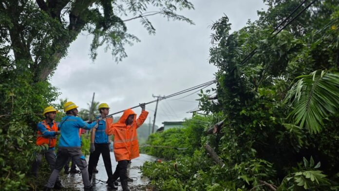 PLN UIW NTB Tuntaskan Pemulihan Kelistrikan Pascacuaca Ekstrem di Lombok
