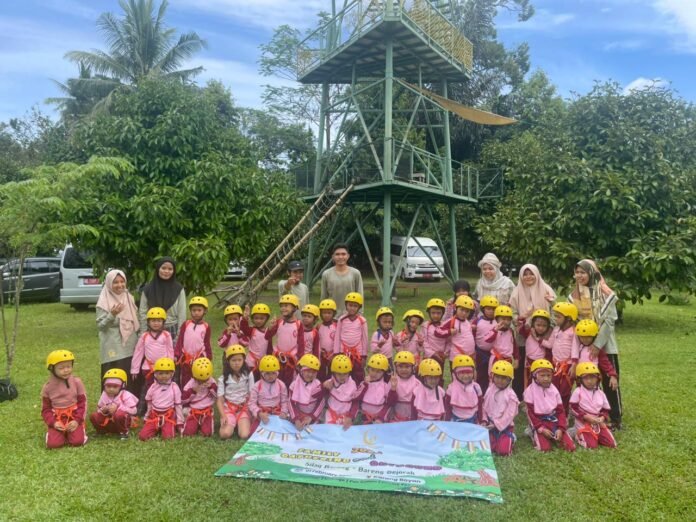 Perkuat Sinergi Sekolah dan Orang Tua, TK Purnama Gelar ‘’Family Gathering’’ dan Outbound’’