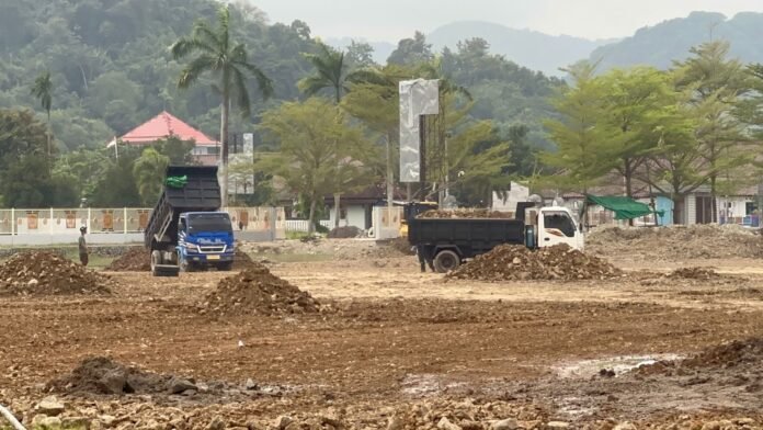 Proyek Alun-Alun Kota Gerung Ditarget Tuntas Sebelum HUT Lobar