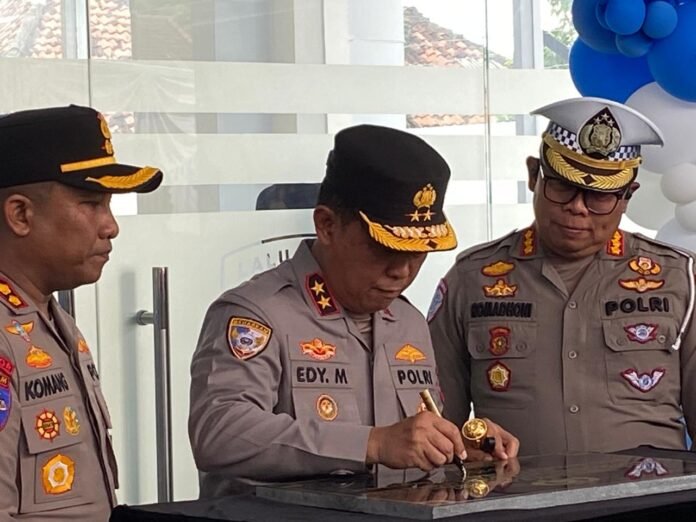 Kapolda NTB Resmikan Gedung Pelayanan BPKB di Lombok Timur