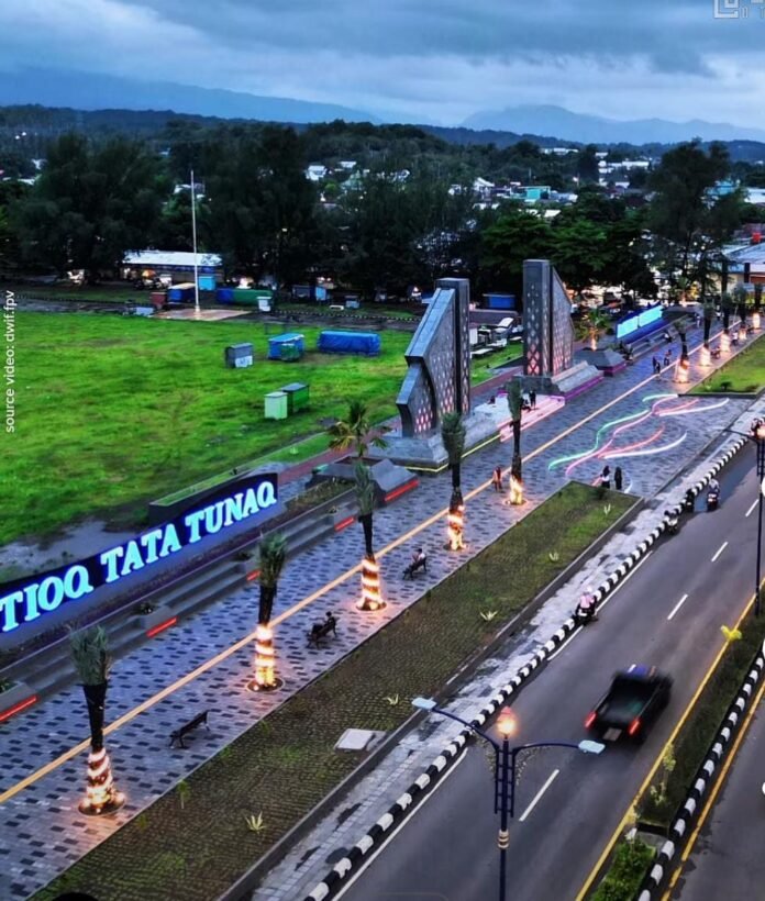 Bupati KLU Ingin Buatkan “Berugak Beleq” Di Area Alun-alun