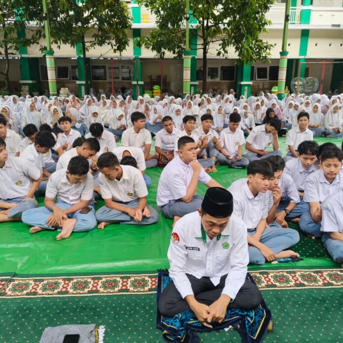Selama Ramadan, MAN 1 Mataram Perbanyak Kegiatan Keagamaan