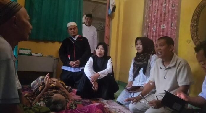 Dibantu Ketua Fraksi Perindo, Pasutri Lansia di Telaga Waru Alami Lumpuh Butuh Perhatian Pemerintah