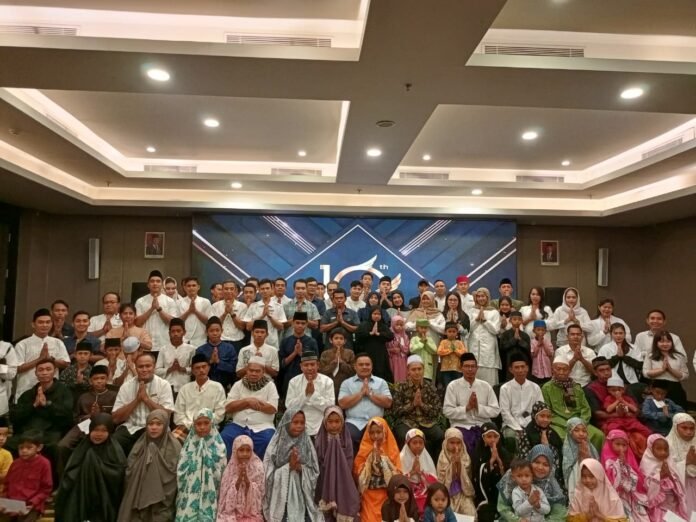 Peringati HUT Ke-10, Lombok Astoria Hotel Beri Santunan Ratusan Anak Yatim