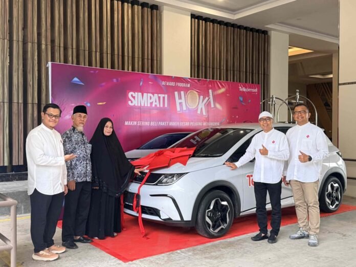 30 Tahun Setia: Pelanggan Telkomsel di Bima Raih Mobil Listrik BYD dari Simpati Hoki