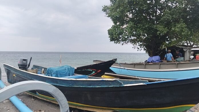 Nelayan di Pesisir Batulayar dan Sekotong Khawatirkan Pemukiman Hilang Tergerus