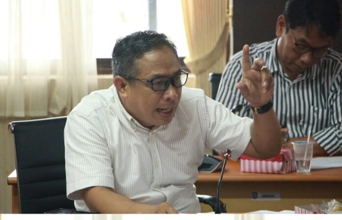 Dewan Pertanyakan Naskah Akademik Raperda Pajak dan Retribusi Daerah