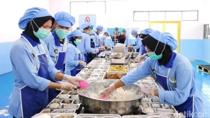 Banggar DPR dan Seskab Tegaskan MBG Tidak Gunakan Anggaran Pendidikan