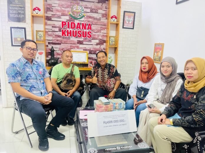 Terdakwa Kasus Pokir DPRD Lobar Titip Uang Pengganti Kerugian Negara Rp608 Juta