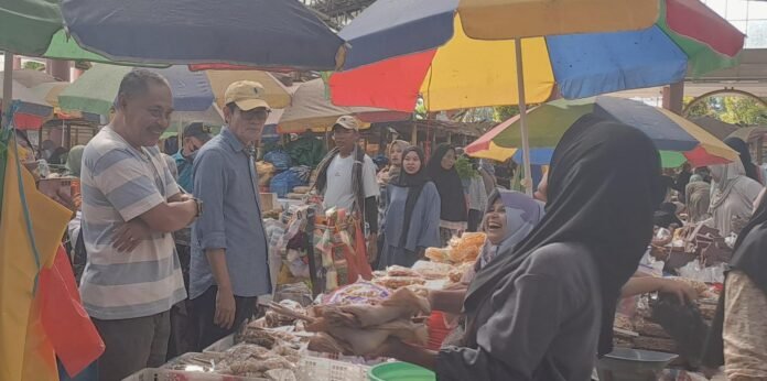 Wabup Loteng Sidak Pasar Jelojok, Terima Laporan Dugaan Pungli