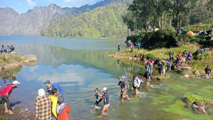 Pendakian Rinjani 1-4 April 2026 Ludes Terjual