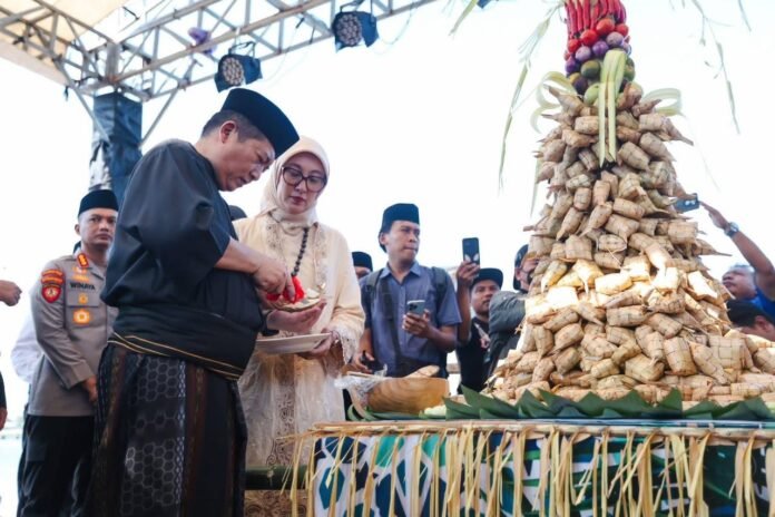 Lebaran Topat, Spirit Religi dan Pesona Wisata NTB