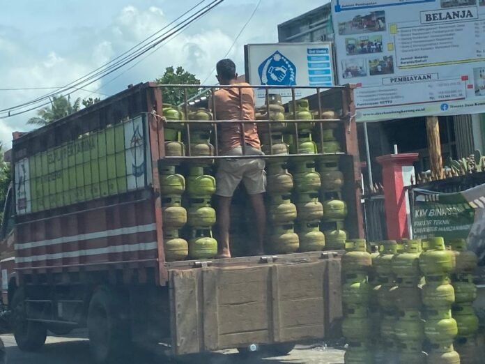 Aman di Atas, Panik di Bawah, Elpiji Bersubsidi Masih Bergejolak di Lotim