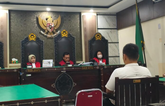 Terdakwa Aris Sebut Cincin Akik Miliknya Identik dengan Luka Brigadir Nurhadi merupakan 