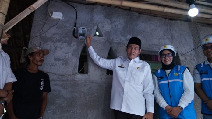 Berkah Ramadan, PLN Hadirkan Listrik Gratis bagi Ribuan Warga Lewat “Light Up The Dream”