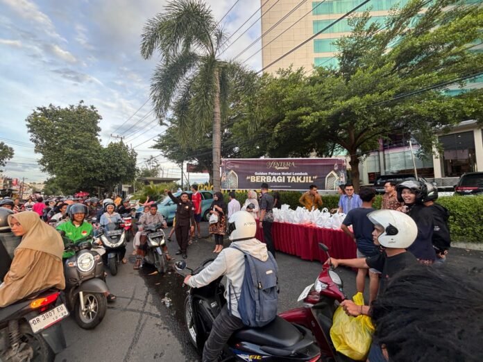 Golden Palace Hotel Lombok Gelar CSR Berbagi Takjil Setiap Jumat Selama Bulan Ramadan