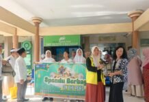 Tanamankan Nilai Kepedulian, SMPN 2 Mataram Gelar Program Spendu Berbagi Tanamankan Nilai Kepedulian, SMPN 2 Mataram Gelar Program Spendu Berbagi