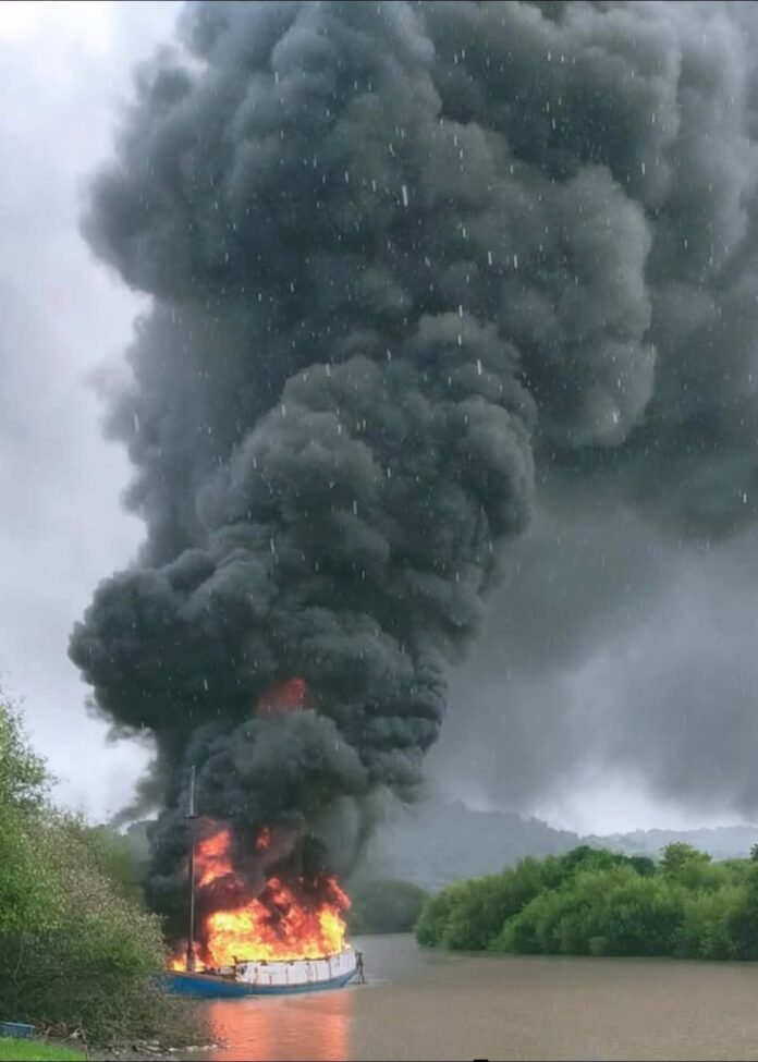 Seduh Kopi Picu Kebakaran Kapal Garam