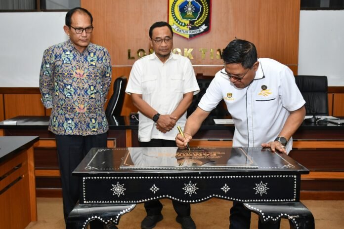 Momen Ramadan, Bupati Lombok Timur Berikan Pamsimas untuk Empat Desa