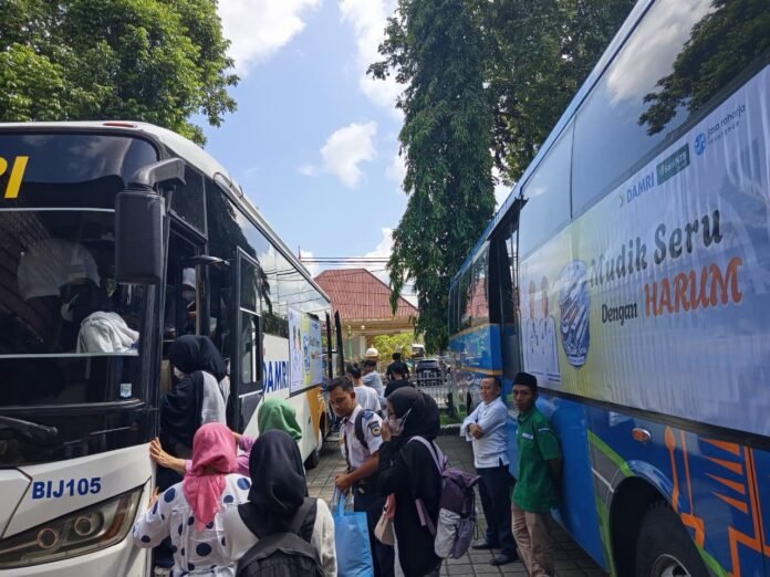 Harga Tiket Naik, Warga Manfaatkan Mudik Gratis Pemkot Mataram