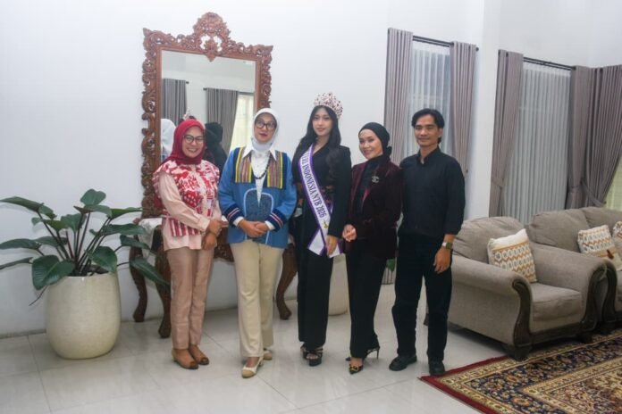 Ketua Dekranasda NTB Lepas Putri Indonesia NTB 2026