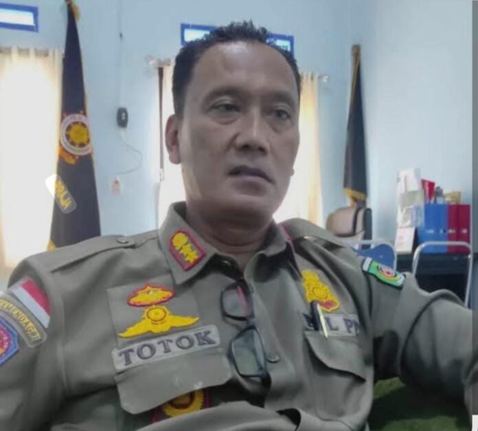 Jaga Kamtibmas, Satpol PP KLU Siagakan Personel saat Lebaran Ketupat