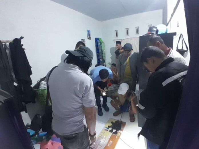 Gerebek Terduga Pengedar di Empang, Personel Gabungan Sita 17 Poket Sabu