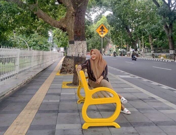 Kerap Dijadikan Tempat Mesum, Pemprov NTB Bongkar Kursi Depan Kantor dan Pendopo Gubernur
