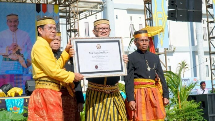 Dianugerahi Gelar Kebudayaan, Bupati Pertegas Jati Diri Dompu