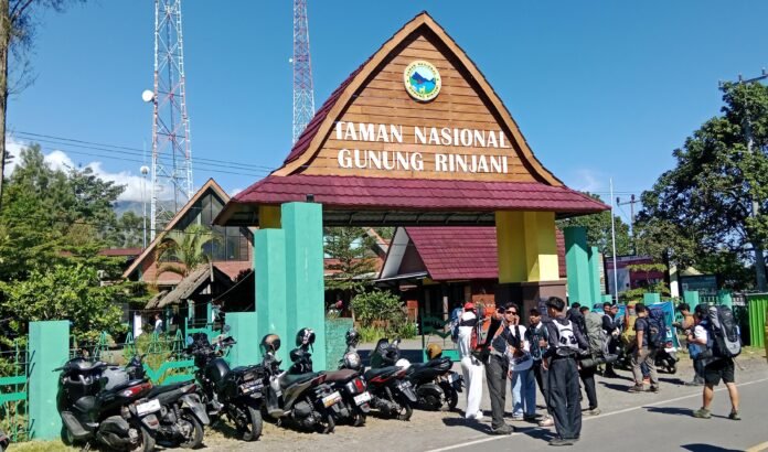 Wisata Pendakian Dibuka, Jalur Sembalun Dinilai Jadi Favorit Pendaki ke Puncak Rinjani