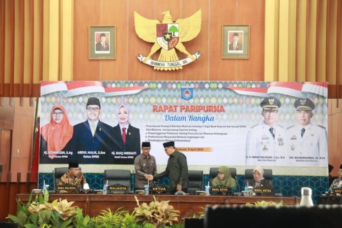 Wali Kota Mataram Sampaikan Tanggapan atas Tiga Raperda Inisiatif DPRD